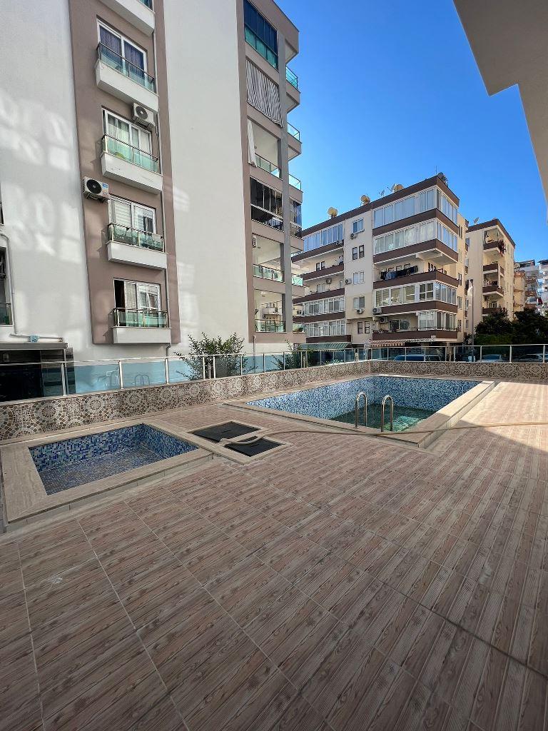Spasious 1+1 apartment close to the sea in Mahmutlar id 4881