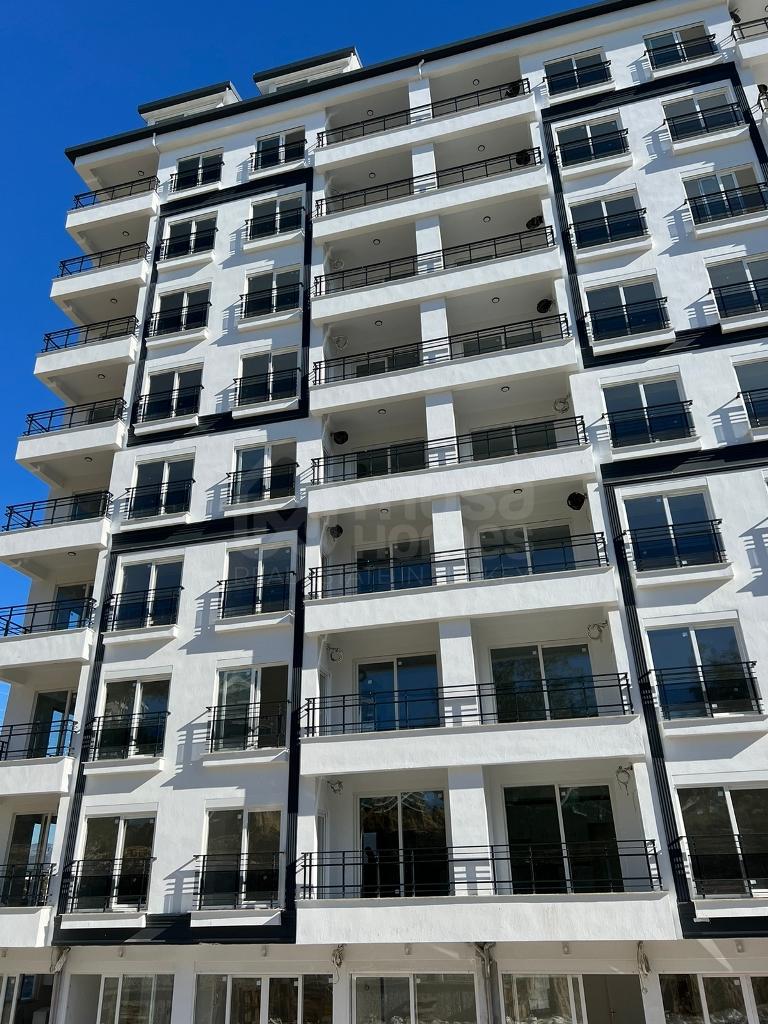 New 1+1 apartment in good complex in Avsallar id 4933