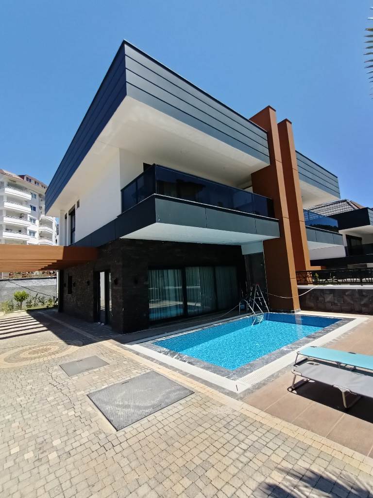MOONLIGHT VILLA Furnished 4+1 villa close to the sea in Avsallar id 6155